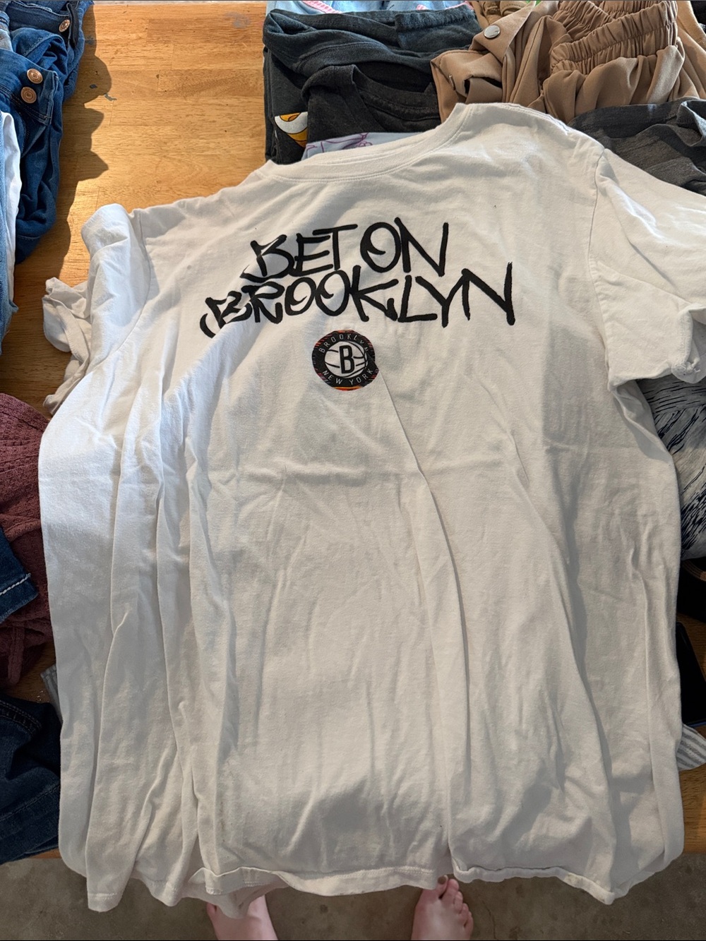 BET ON BROOKLYLN White Graphic Short-Sleeve Shirt